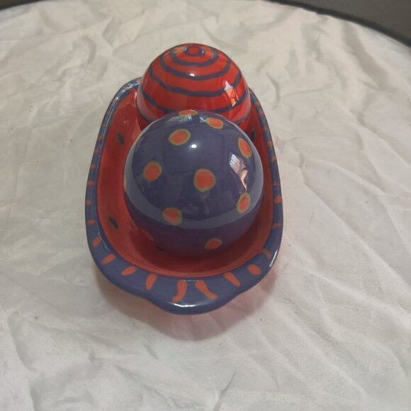 Salt & Pepper Shaker in a Unique Ball Form, Barryware USA Tucson AZ. - Picture 7 of 7